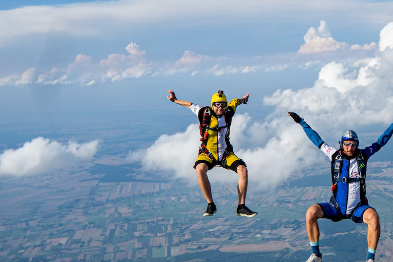 An Expert’s Guide to Skydiving Betting: Where to Wager and How to Win